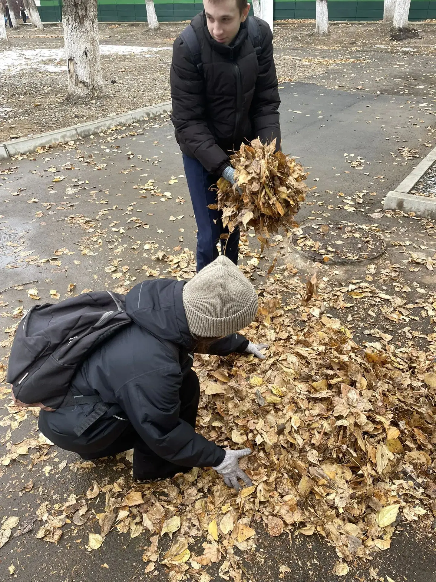 15 октября в школе N6 прошел субботник «Чистый двор»! 🍂🧹