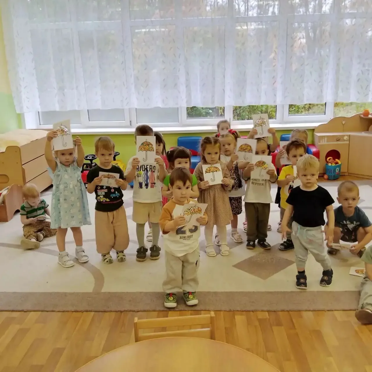 Наши малыши в 4 группе (Советская, 14А) ни минуты не сидят без дела! 😍 Ведь день прохо...