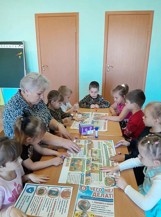7 октября в старшей группе «Медвежата» прошел Всероссийский урок безопасности. В ходе з...