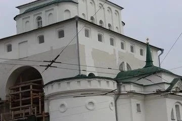 Золотые ворота Владимира после реставрации стали разноцветными какими-то 🙄
