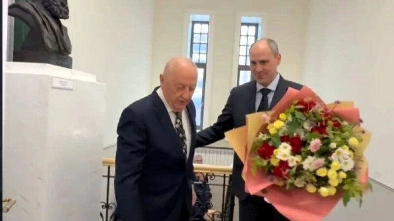 От уральских строек до губернаторского кабинета: Эдуарду Росселю — 89 лет