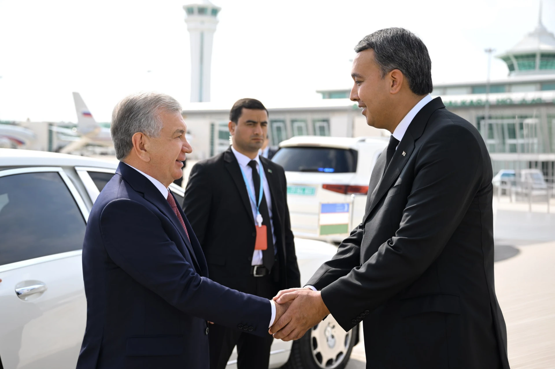 🇺🇿 🇹🇲 Шавкат Мирзиёев завершил визит в Туркменистан и вернулся в Ташкент.