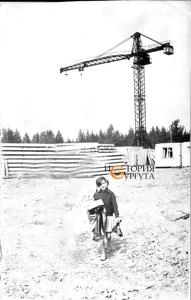 Набережный проспект, 46. В октябре 1966 года был сдан в эксплуатацию, С этого периода в...