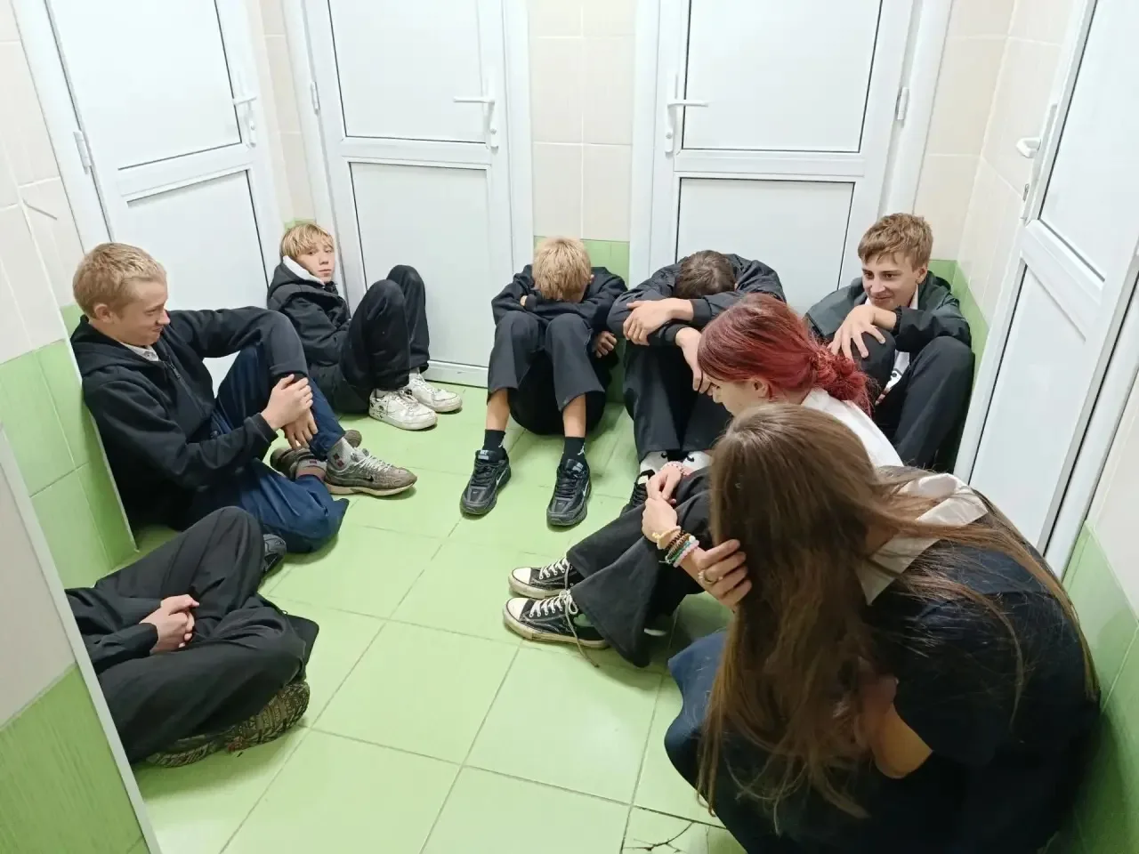 🚨 В рамках урока безопасности в школе прошла тренировочная эвакуация при угрозе БПЛА.