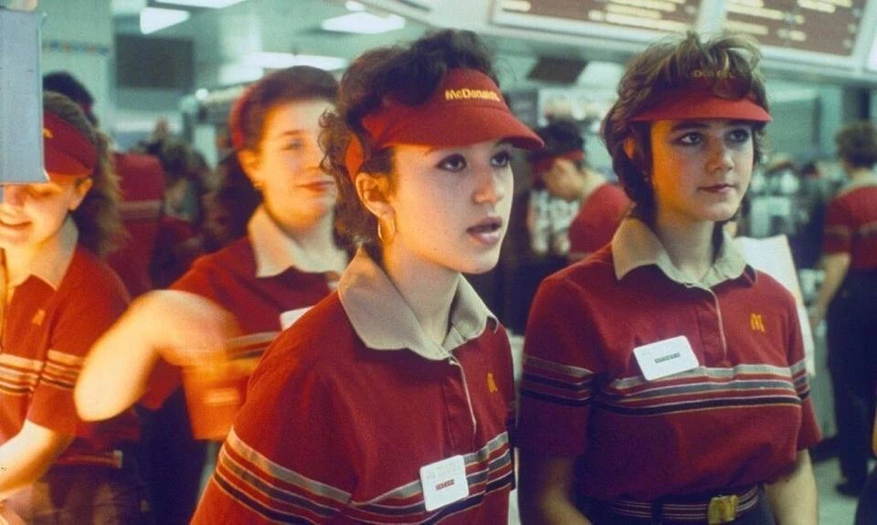 Москва, первые работники первого McDonald’s, 1990 г. 🍔