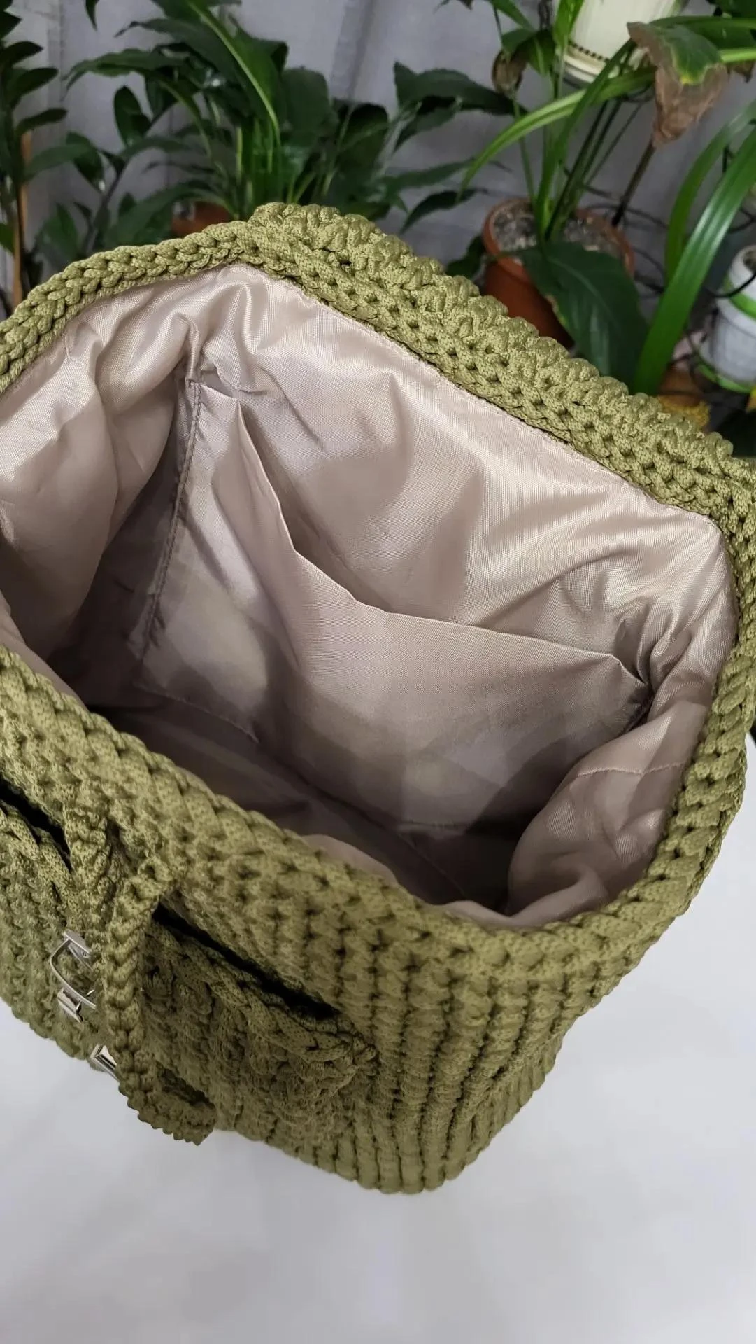Рюкзак женский вязанный. Ручная работа. Размеры 32×29×14 см. Плотный, хорошо держит фор...