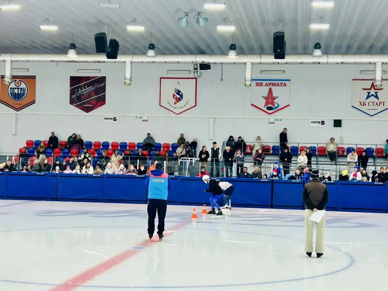 ⛸ Городские старты по конькобежному спорту завершились в Биробиджане