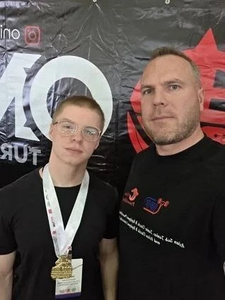 🥇 Илья Сажин из Визинги взял золото на первенстве Азии по пауэрлифтингу