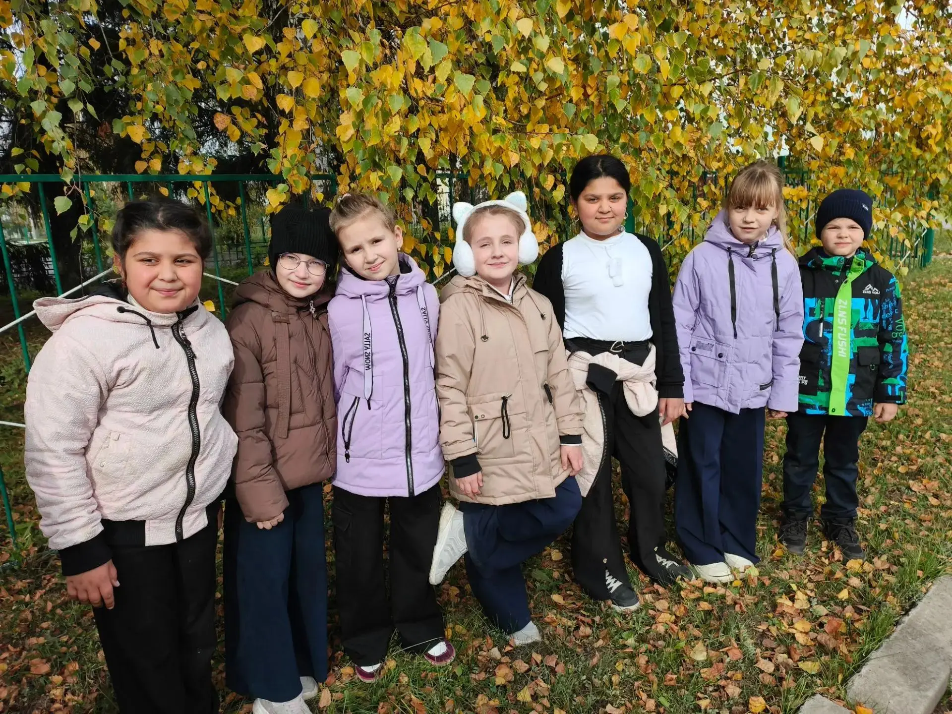 🍁В этот  ясный, солнечный день мы отправились на школьную территорию, чтобы своими гла...
