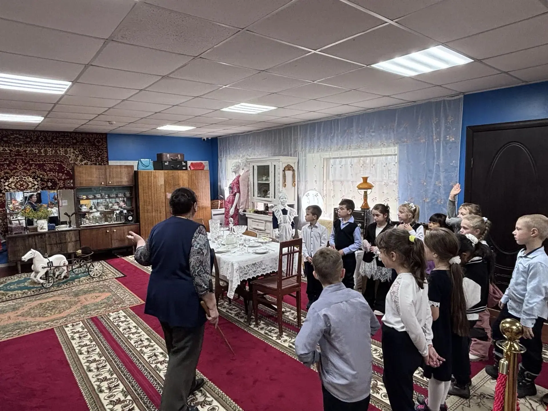 Сегодня наш 1 класс отправился в МБУК «Соболевский историко-краеведческий музей» ! Это ...