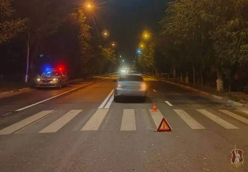 🚨 В Волжском под колеса легковушки попал 9-летний школьник.