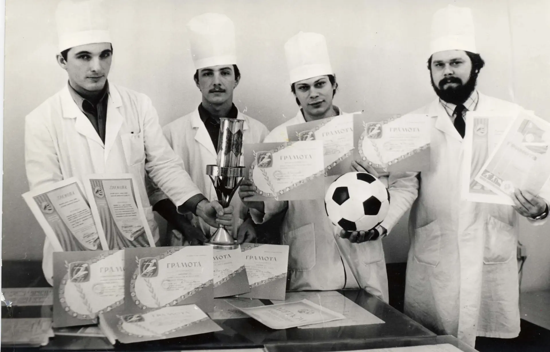 Футбольная команда больницы год 1985 и 2025 год. #страницыистории