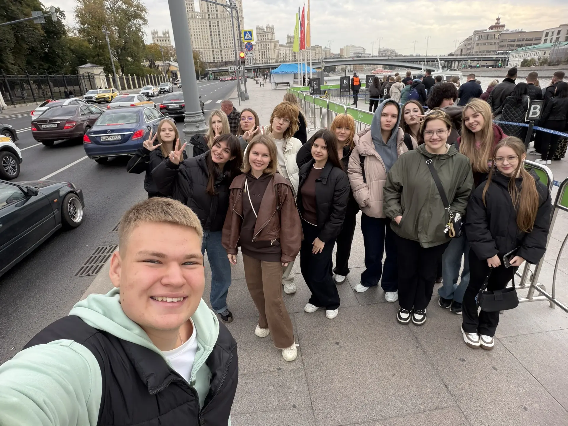 Сегодня мой 10 «А» отправился покорять Москву! 🏙✨