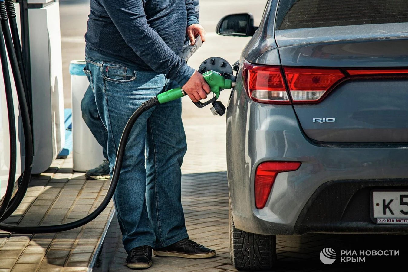 ⛽️ Где в Крыму купить бензин по 100 рублей 13 октября?
