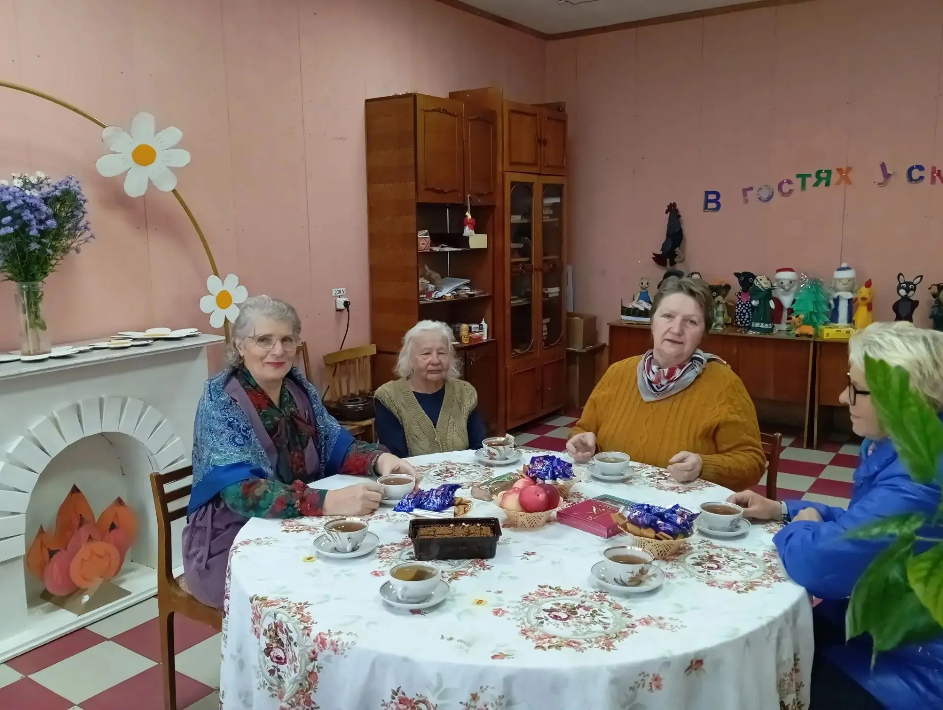 В Сакаевском сельском клубе состоялась  встреча ветеранов педагогического труда.  Работ...