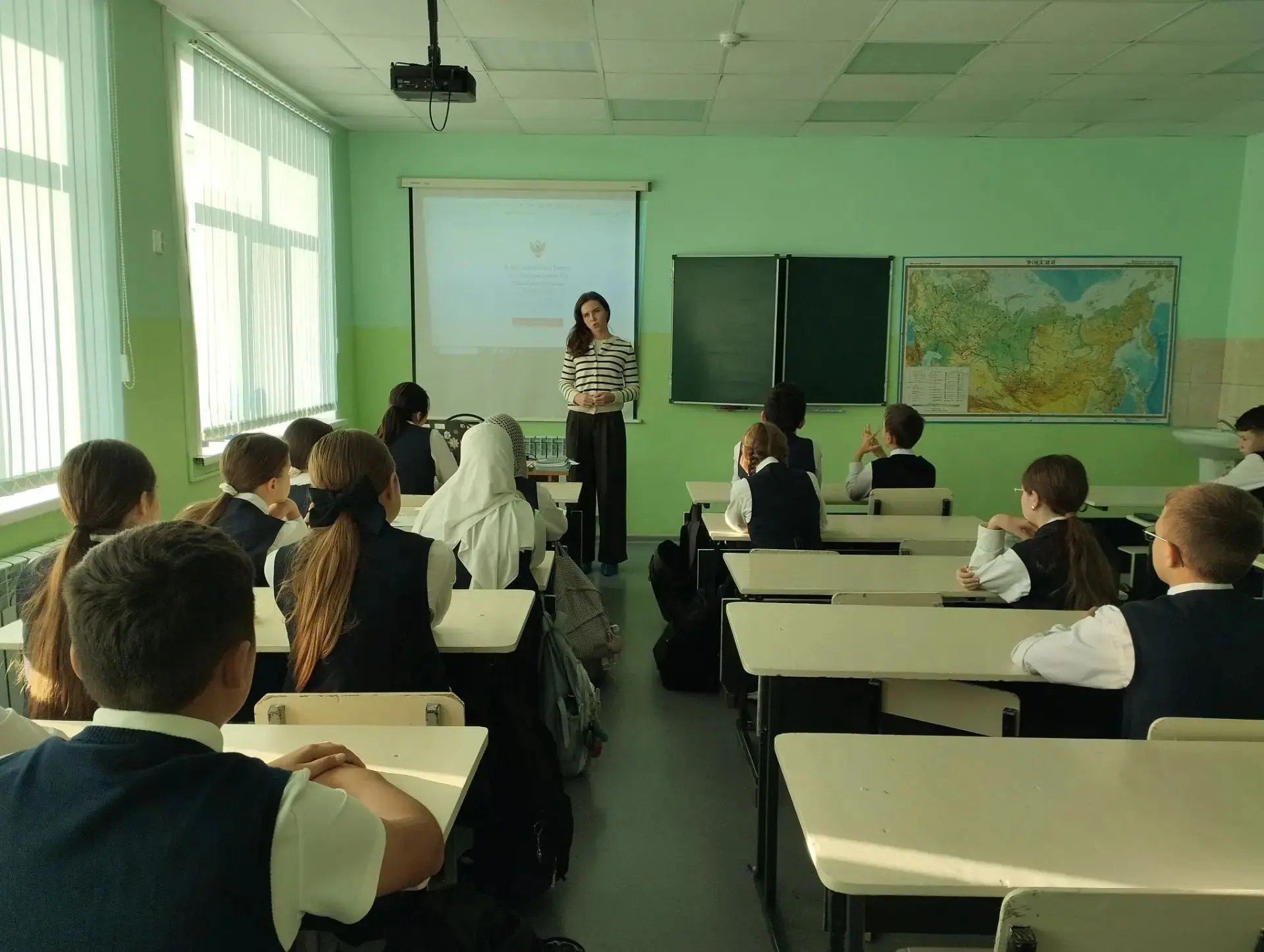 15 октября в 7 «А» классе в рамках классного часа «Россия — мои горизонты» была проведе...