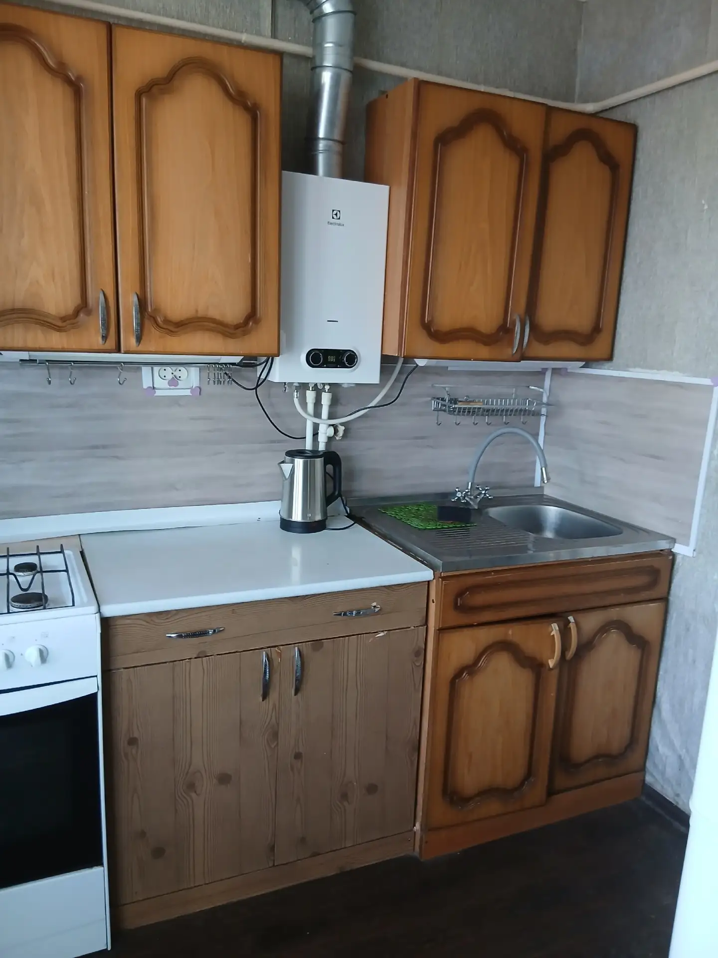 Сдаём 1ком.квартиру ул.Островского 1а,4/5,23 мая,с меб.тех.сма,душевая кабина.Без живот...