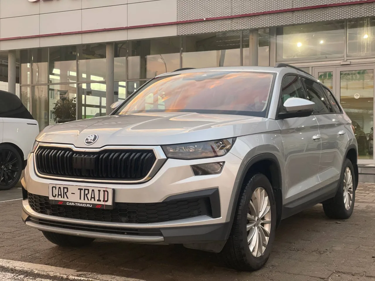 🚘 В наличии Skoda Kodiaq I Рестайлинг, 2025, 2.0 AMT (180 л.с.), 25.550 km