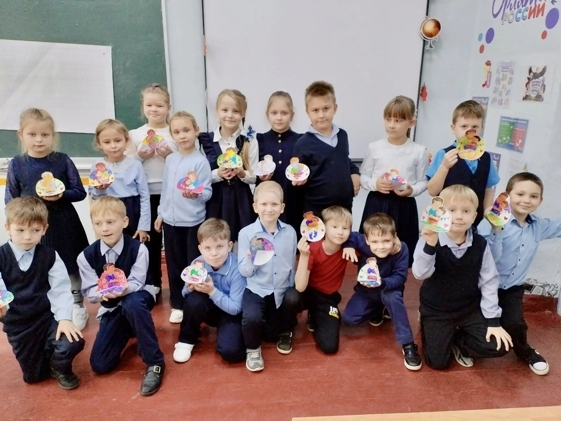 ❤️ День отца в школе № 12: самые искренние и тёплые подарки — те, что сделаны своими ру...