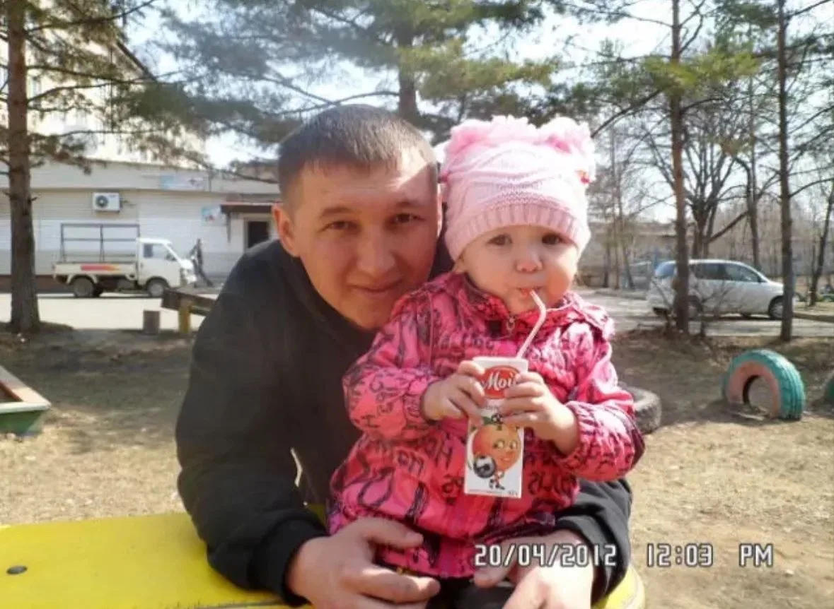 "Дорогой папа, Спасибо тебе за твою поддержку, мудрые советы и за то, что на тебя всегд...
