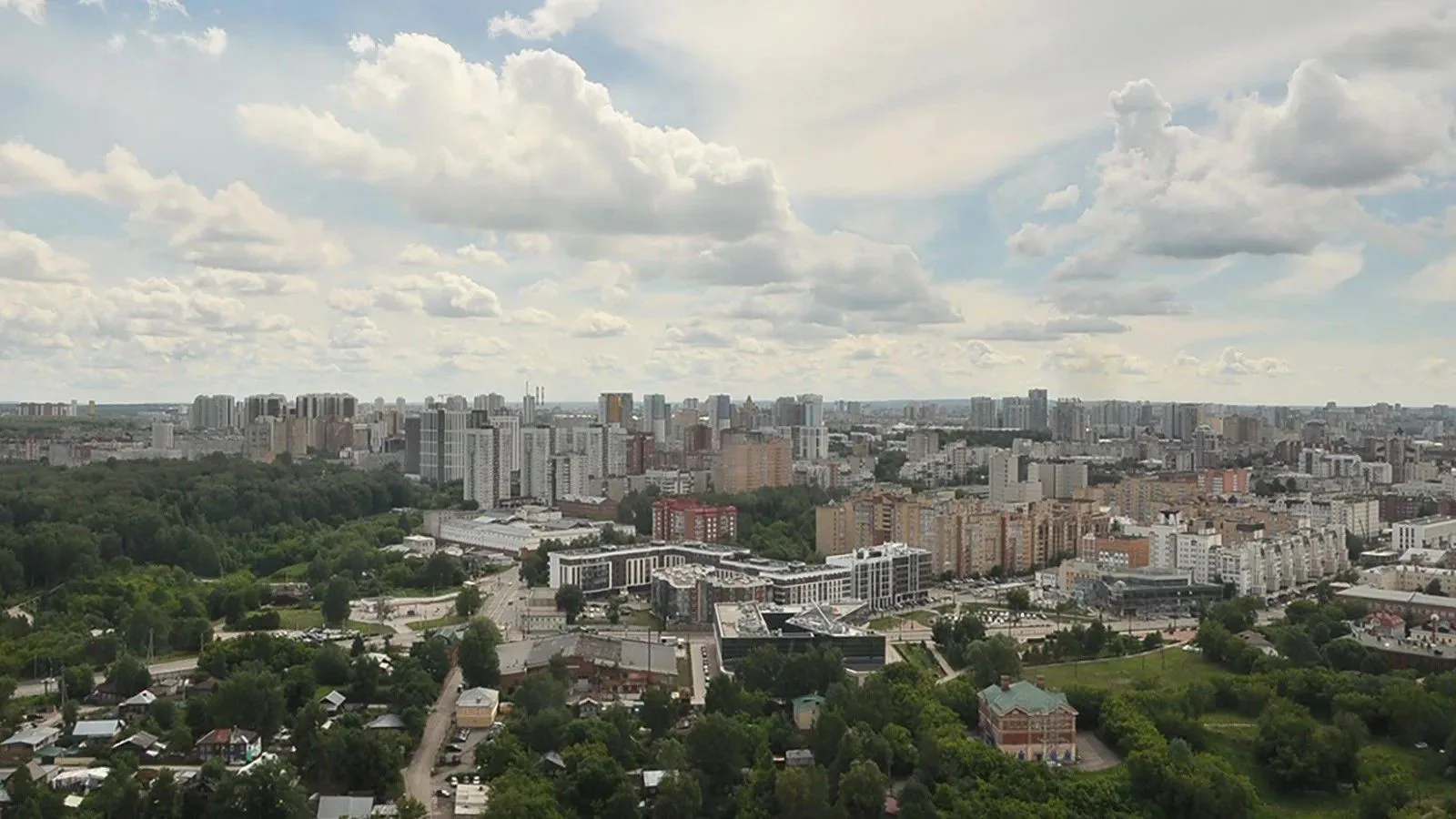 В Перми четырёхлетняя девочка выпала из окна и погибла. Подробности трагедии читайте тут