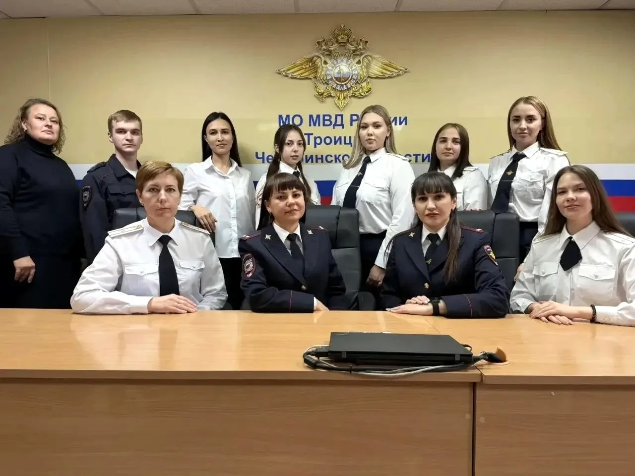 В Троицке сотрудников подразделения дознания поздравили с профессиональным праздником