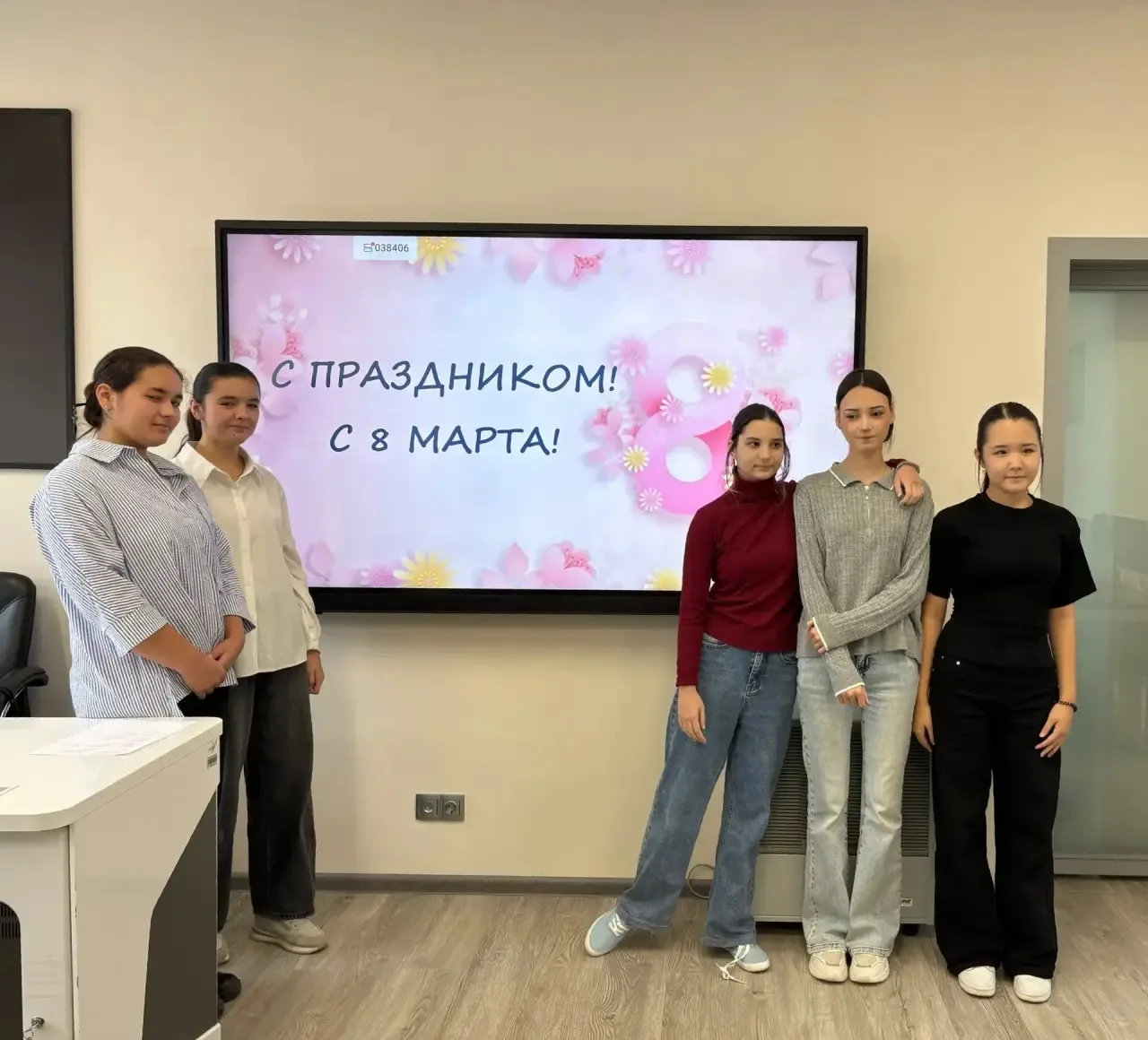 В рамках профориентационного проекта «Билет в будущее» 🎟️ учащиеся 9 «В» класса посети...