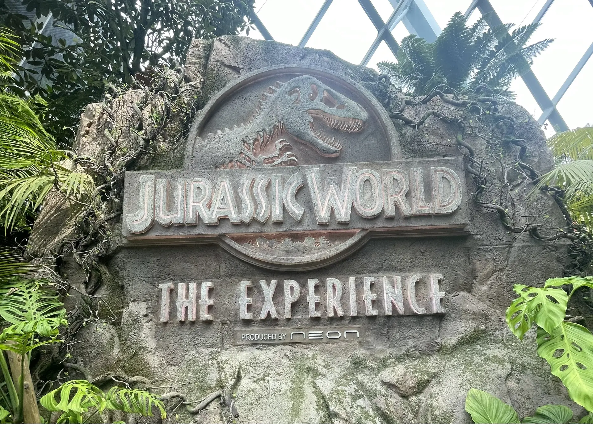 🦖 𝗝𝘂𝗿𝗮𝘀𝘀𝗶𝗰 𝗪𝗼𝗿𝗹𝗱 в Сингапуре — прогулка по затерянному миру!
