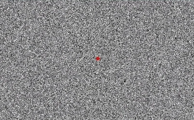 Смотрите на красную точку 3 минуты, что- то видно? Если нет, то вам смартфон противопок...