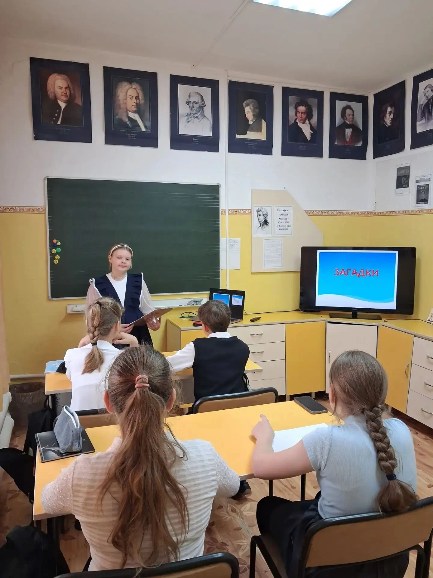 5 октября, в День учителя, в Детской школе искусств пгт Магдагачи прошла одна из самых ...