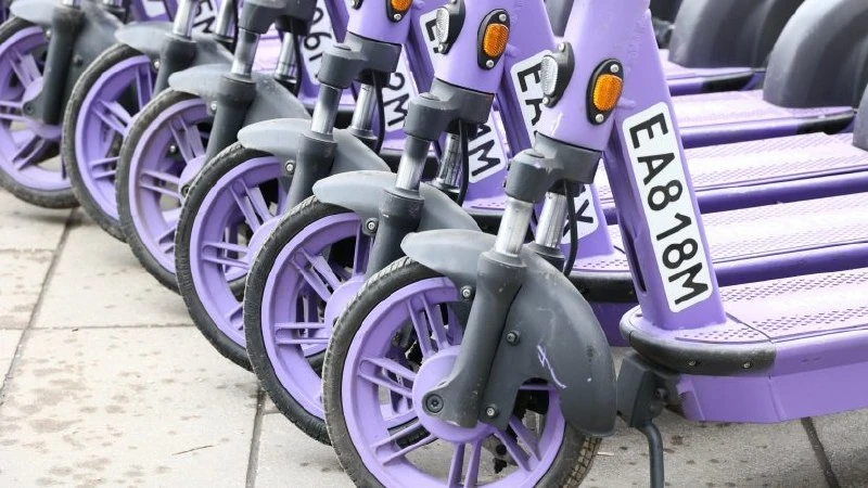 🛴 "Юрент" защитит номера самокатов от вандалов.