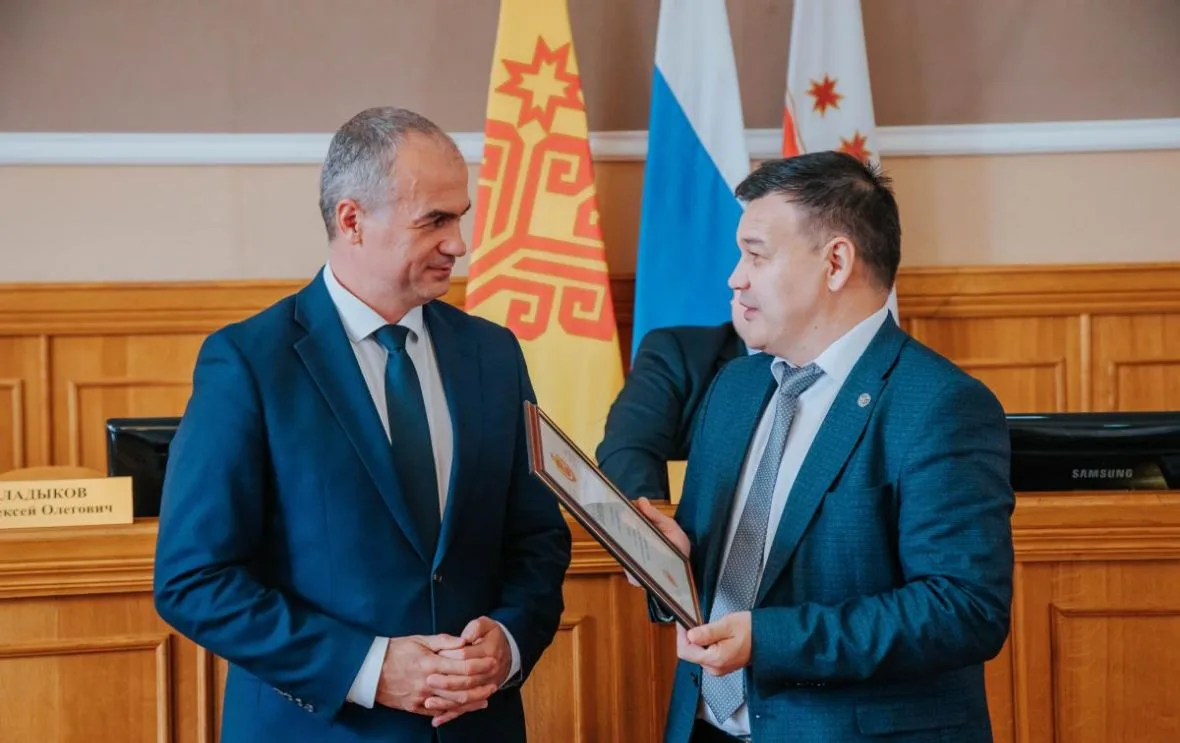 Ни на что не намекаю. Просто наблюдаем.