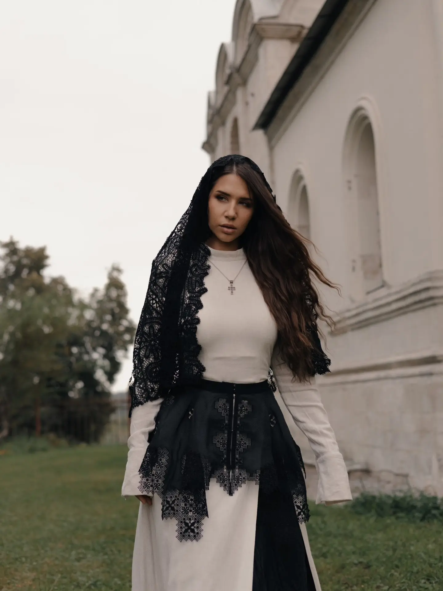 🩷 MIRAVI выпустила новый альбом и поделилась невероятно атмосферными промо-фото к нему
