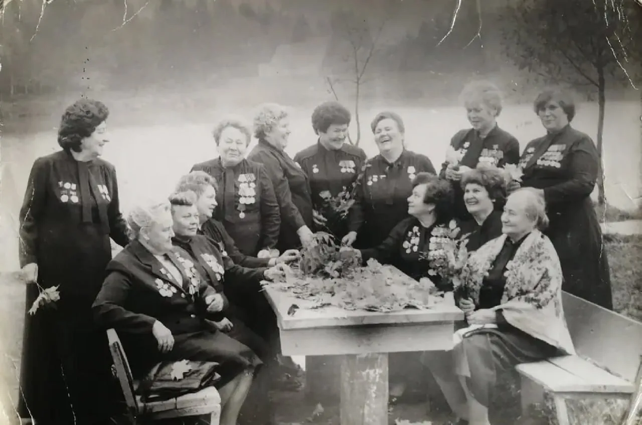 1 октября 1984 года в Лобне появился новый музыкальный коллектив - хор женщин-ветеранов...
