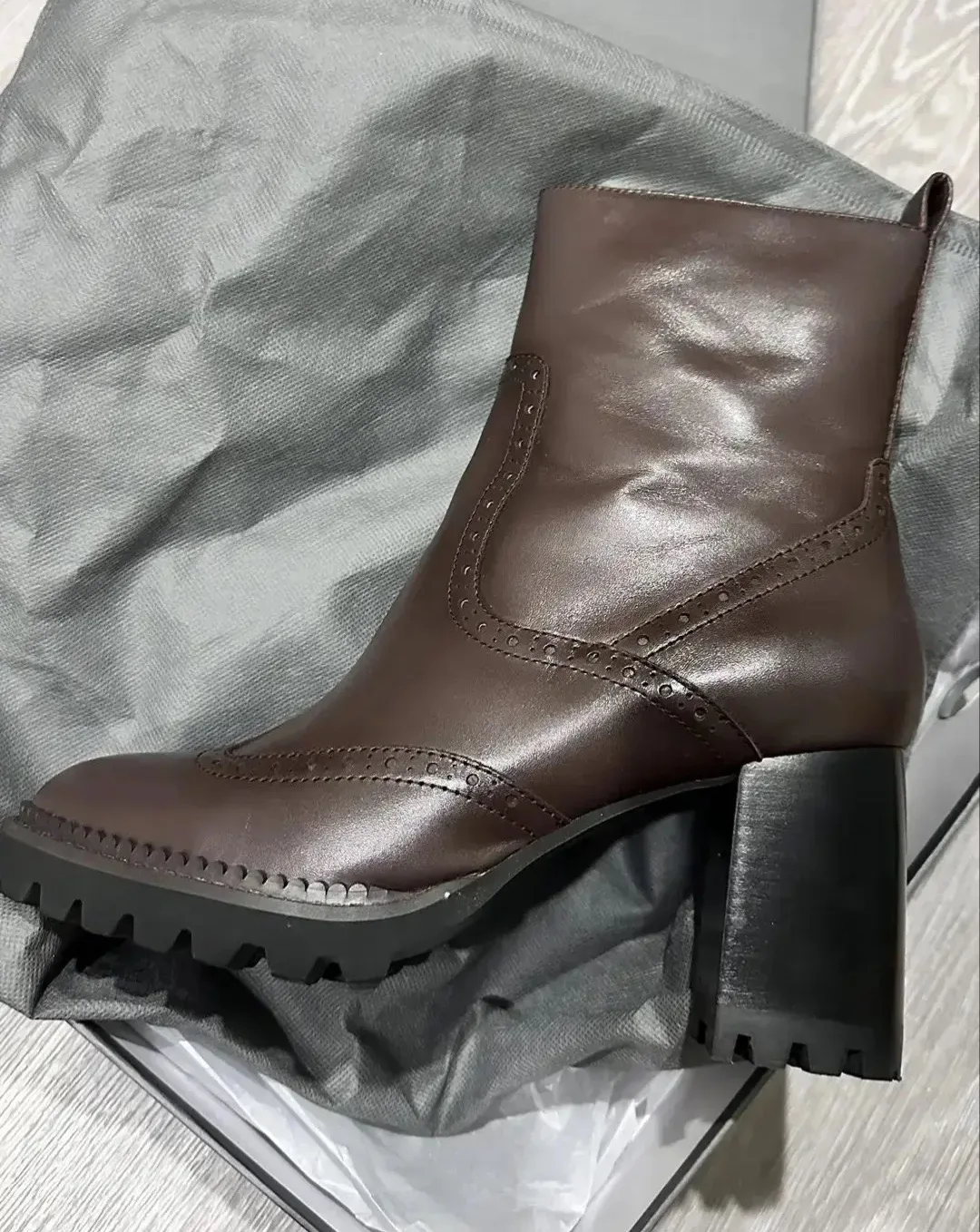Продам женские ботинки TENDANCE. Кожа, внутри натуральный мех, высота каблука — 8 см. Н...