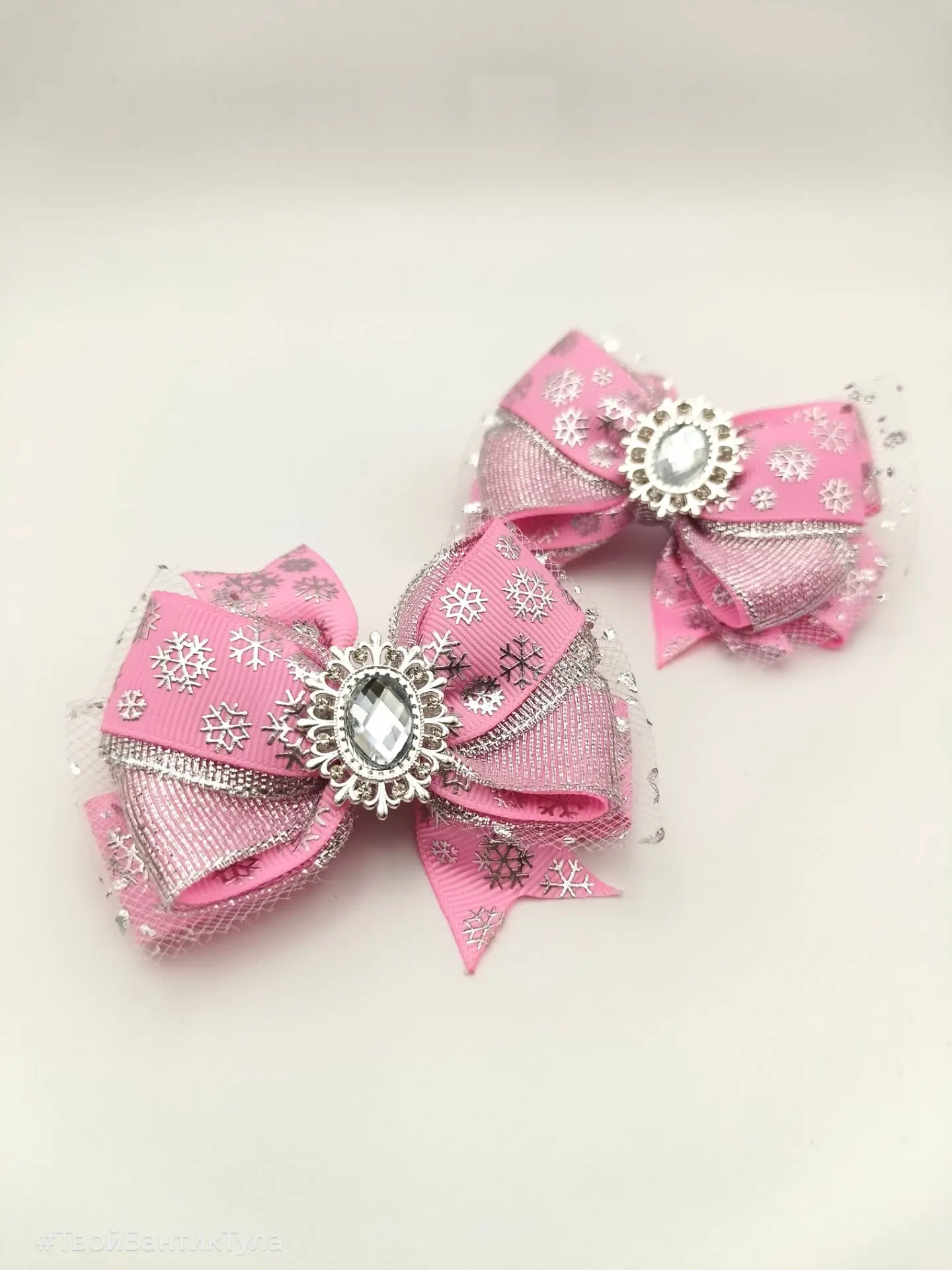 🎀 Розовые бантики из репсовой ленты со снежинками и парчи.🎄
