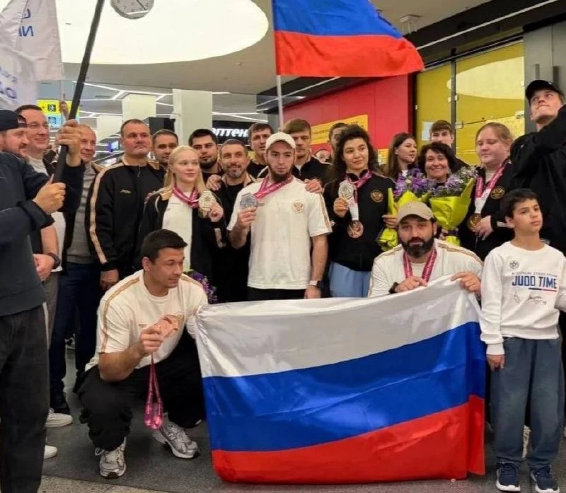 🏆В Шереметьево торжественно встретили сборную России по дзюдо, вернувшуюся с чемпионат...