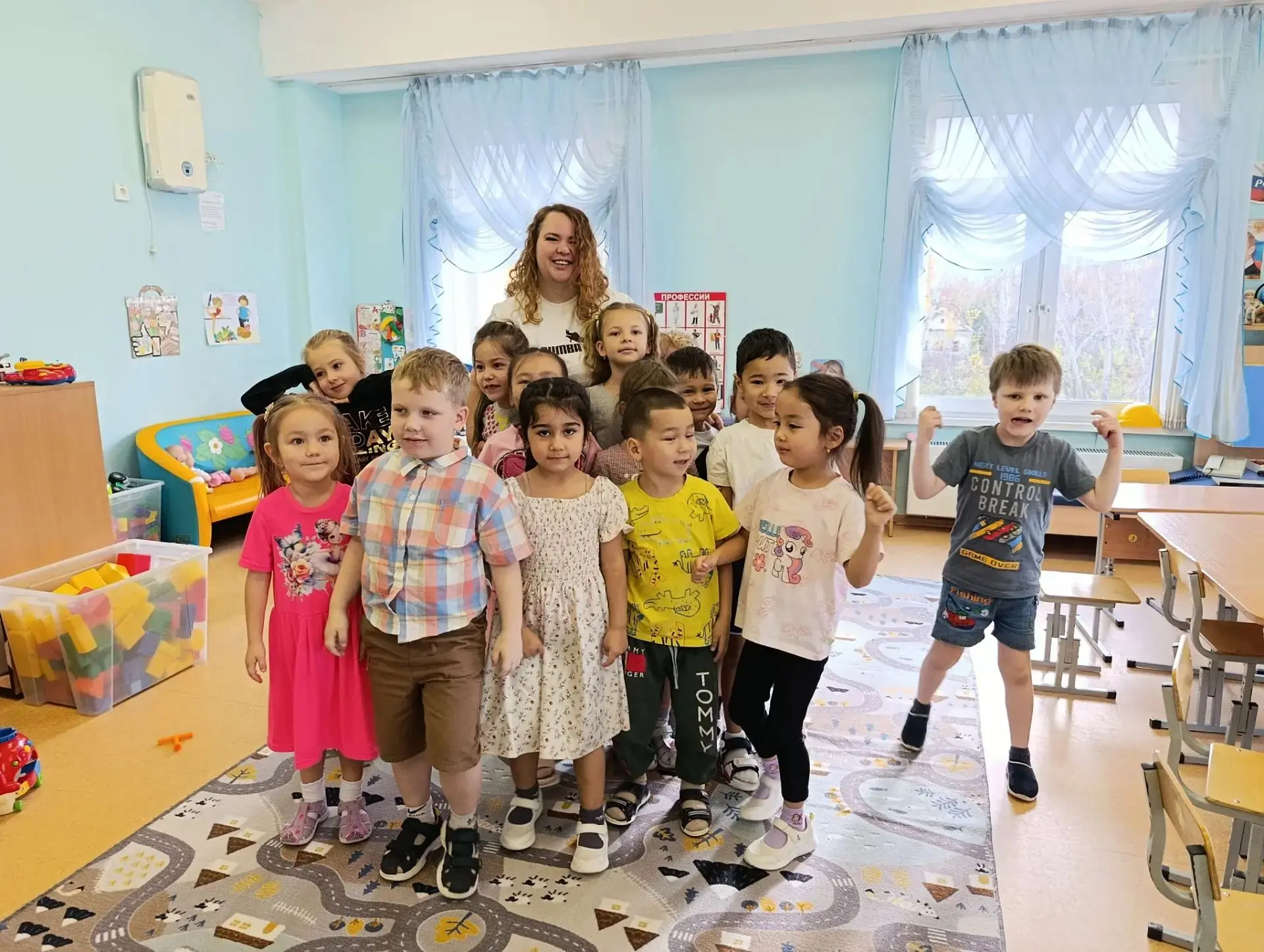 В рамках участия в проекте "Детский атлас профессий "  в гости к ребятам 10 группы прих...