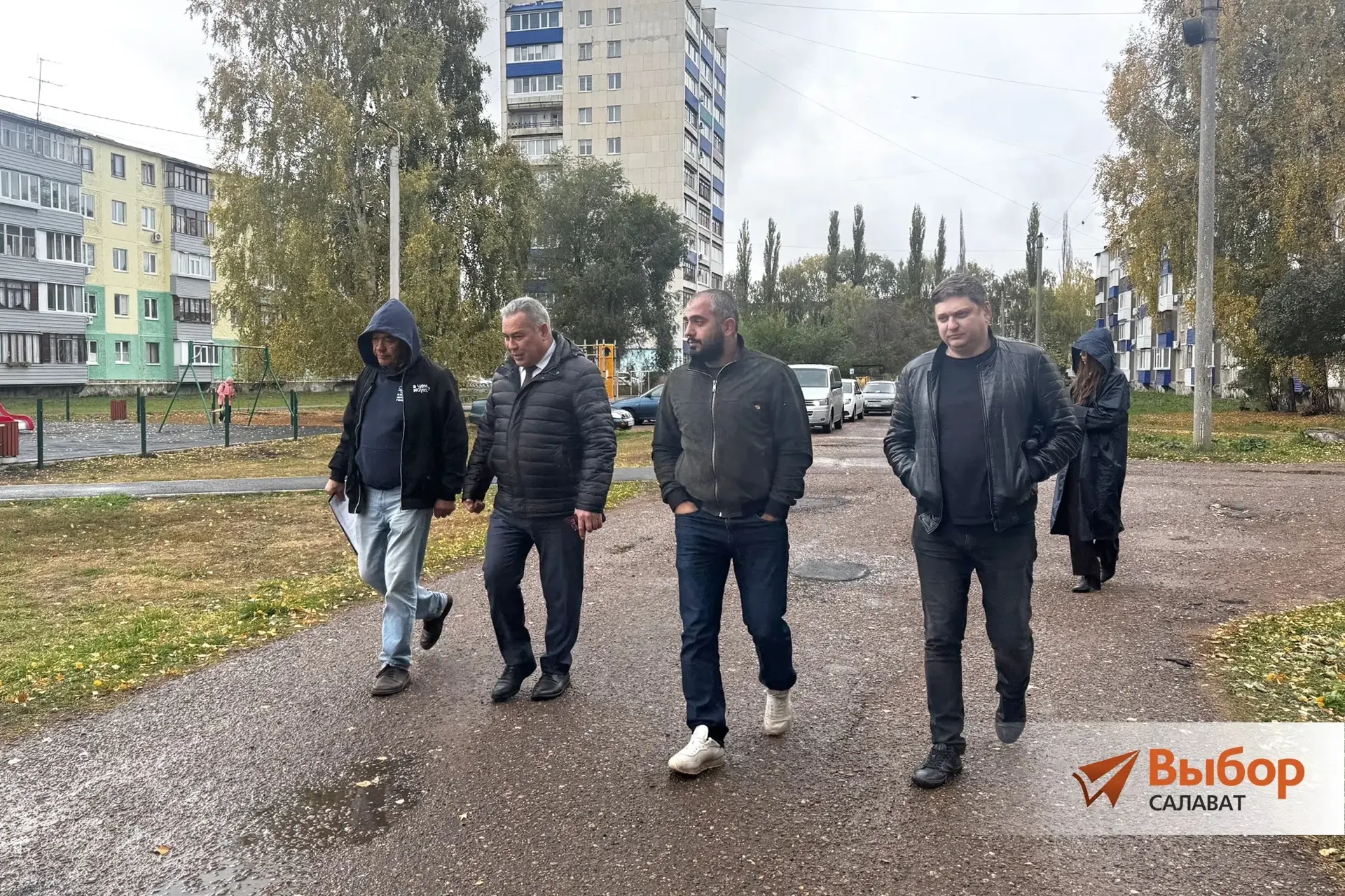 ⚡В Салавате сотрудники администрации и депутаты Городского совета проверили качество ям...