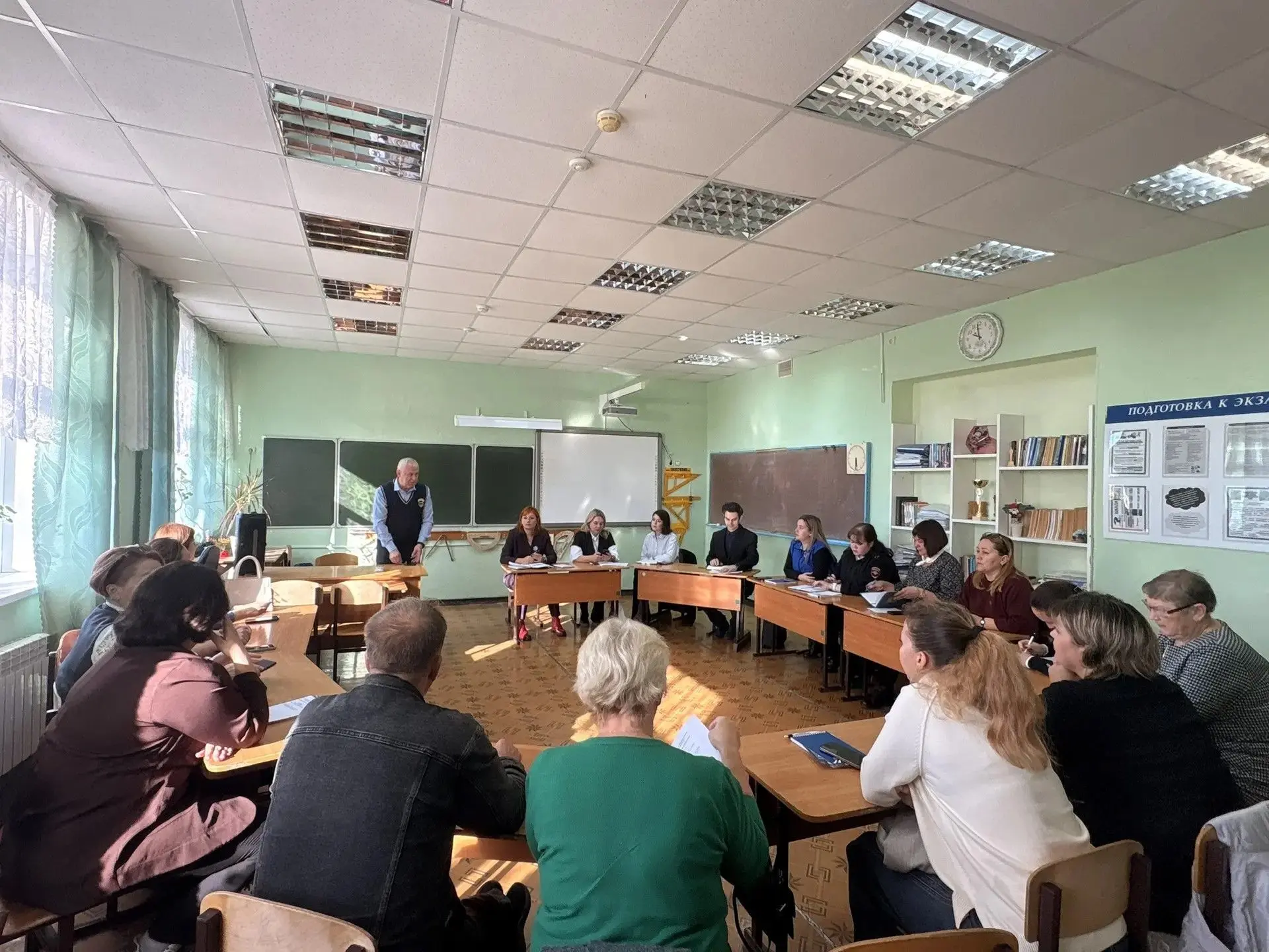 🚸 В МБОУ «Макуловская СОШ им. А.П. Исаева» состоялся семинар для педагогов, возглавляю...