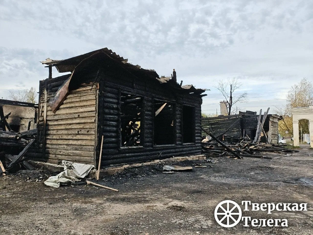 😢 Вот так выглядит пережившее пожар здание спортивного комплекса у парка Текстильщиков