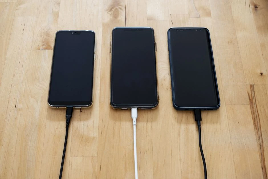 🔋 9000 мА·ч в телефоне — тебе это надо или маркетинг?