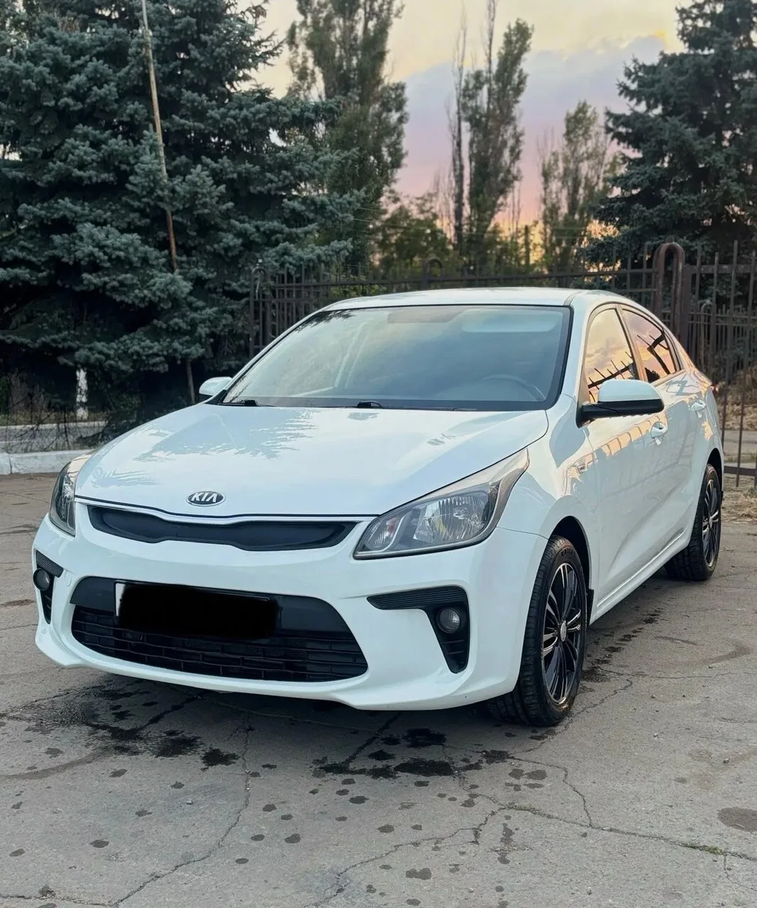 Продам Kia Rio 1.6 MT, 2017, 183 000 км, механика, Антрацит