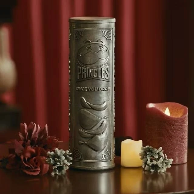 Компания Pringles разыгрывает… урну для праха в виде фирменной банки чипсов. В комплект...