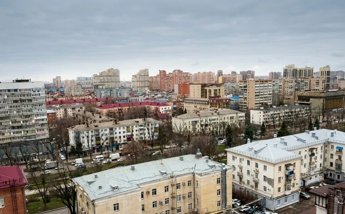📰 Громкий звук в небе над городом встревожил жителей Краснодара утром 9 октября