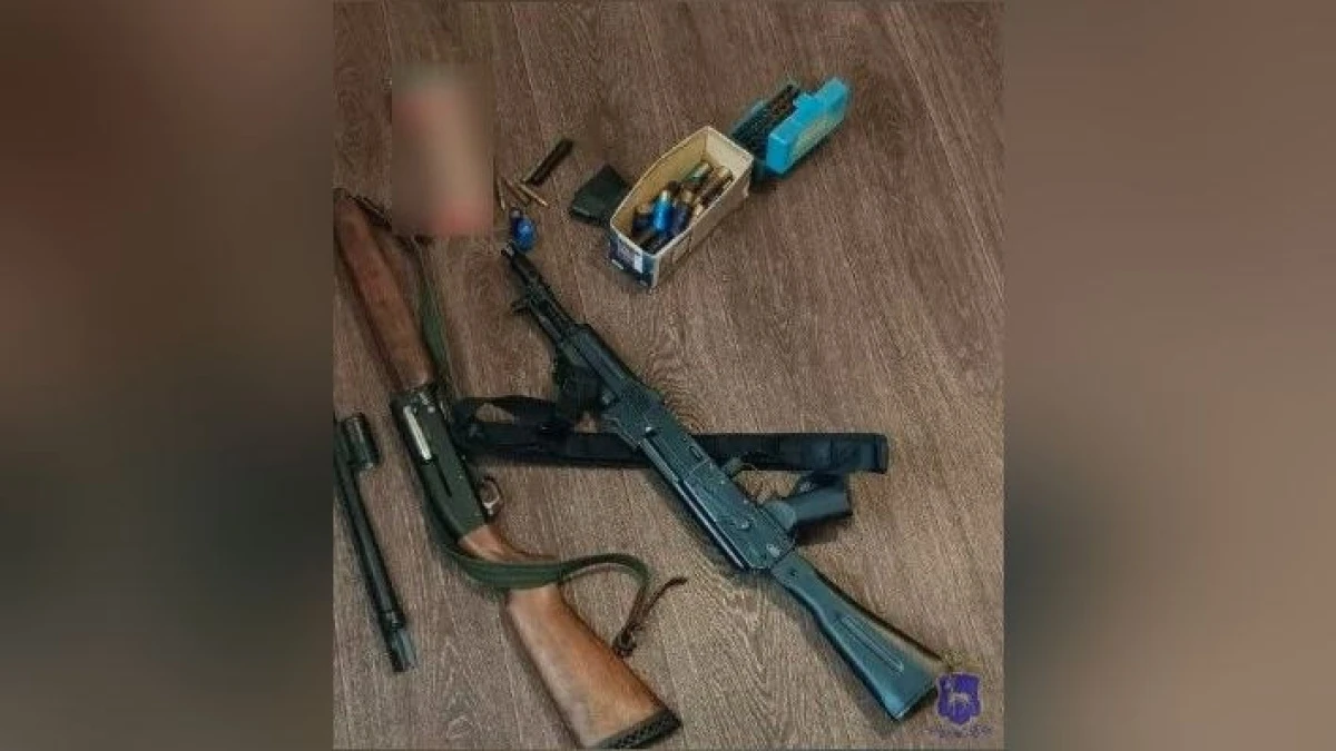 ⚡️Под Самарой у 55-летнего мужчины полицейские нашли два ружья и около сотни патронов