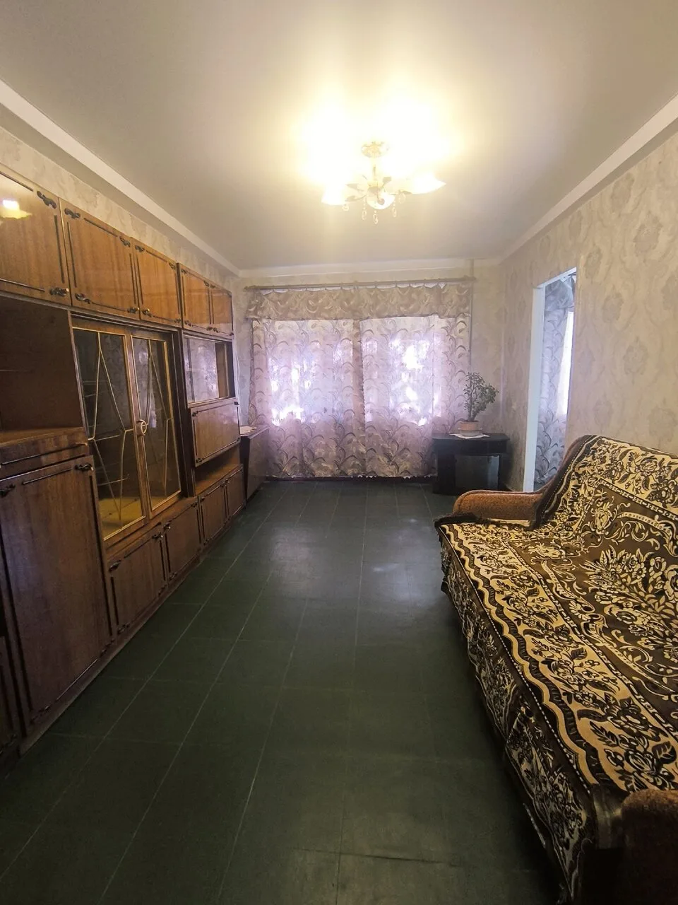 Продам 3-комнатную квартиру, 54 м², 1/5 эт., Горловка, 1 500 000 руб.