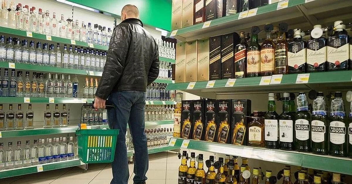 Курянин несколько месяцев воровал элитный алкоголь из магазинов на 90 тысяч рублей