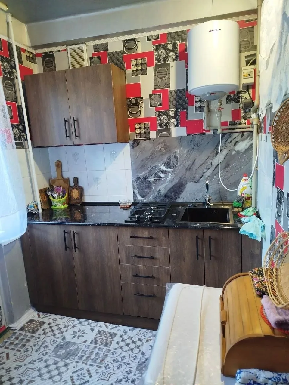 Сдам 3-комнатную квартиру 44 кв.м на кв. Солнечный рядом с институтом им. Даля. 2 этаж....
