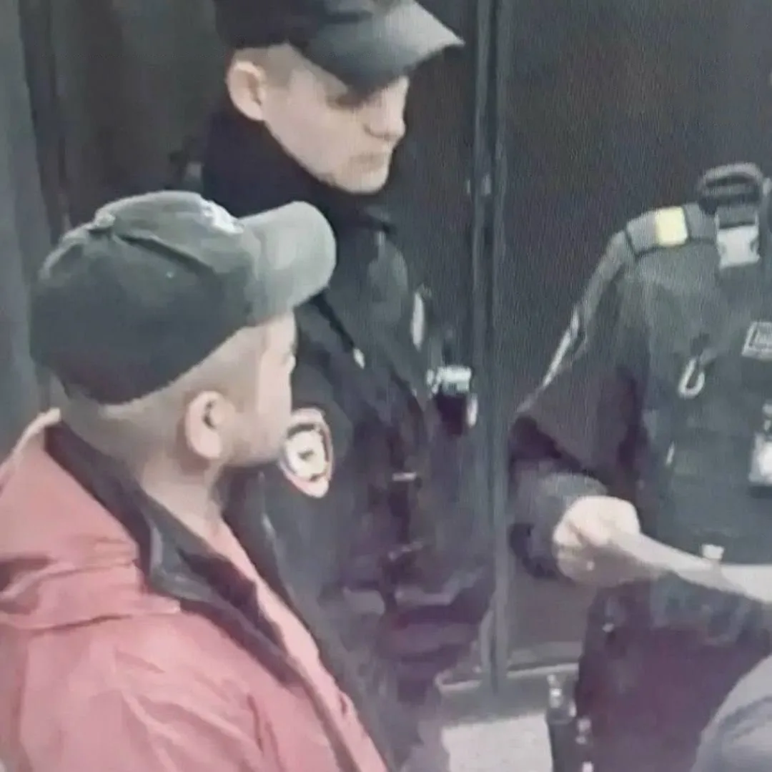 Самый простой «подкат» в виде шлепка по заднице в петербургском метро может обернуться ...